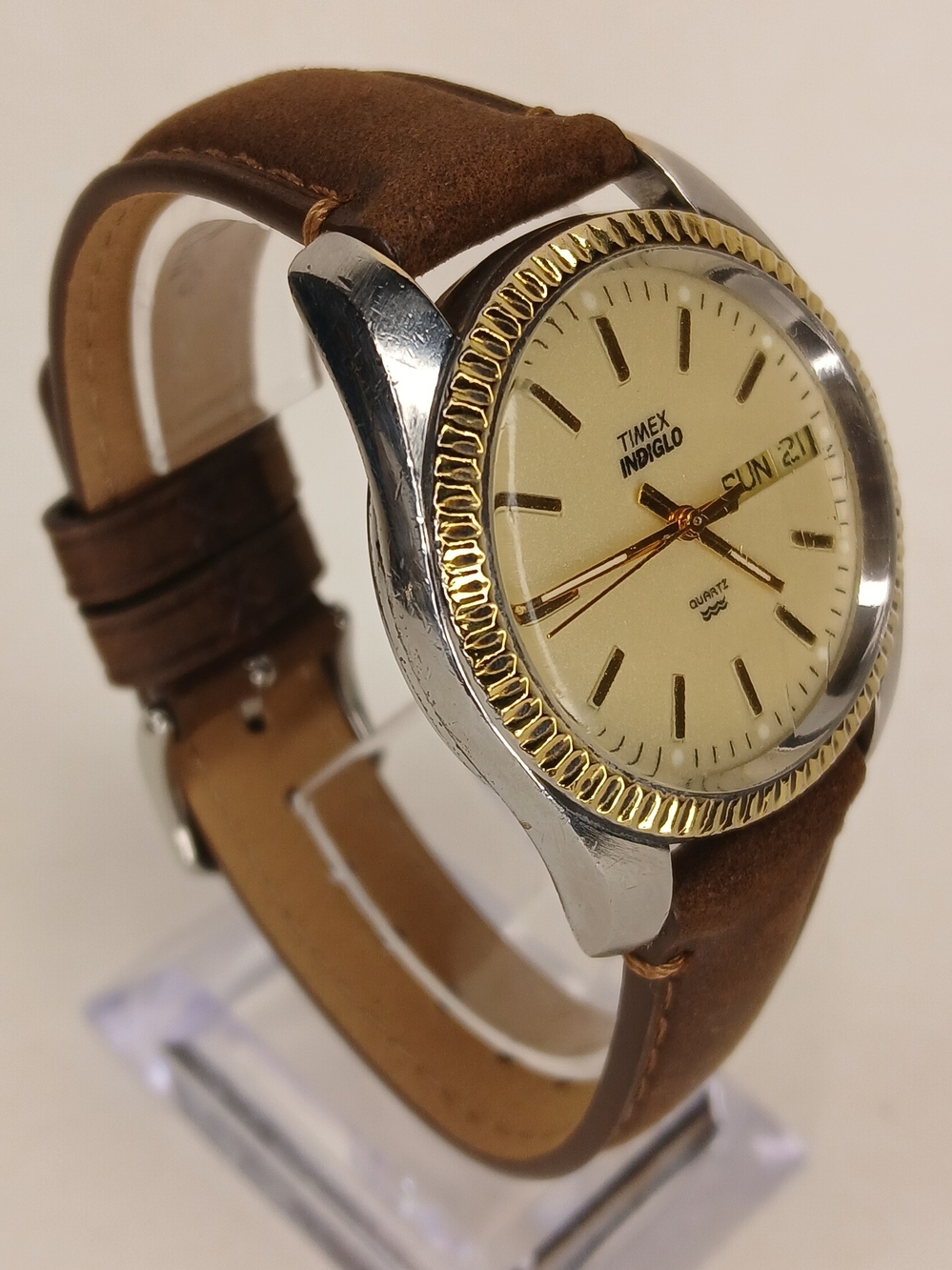 Vintage Timex Indiglo Quartz Mens Watch Two Tone Day Date Gold Fluted Bezel